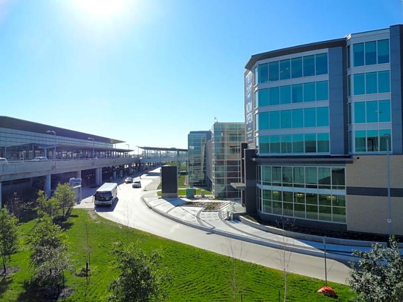 The Grand Winnipeg Airport Hotel By Lakeview מראה חיצוני תמונה